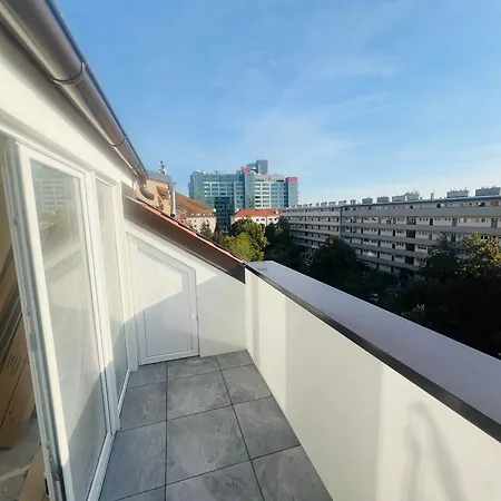 New Sunny Rooftop With A Terrace 10-15 Minutes Drive From Centre