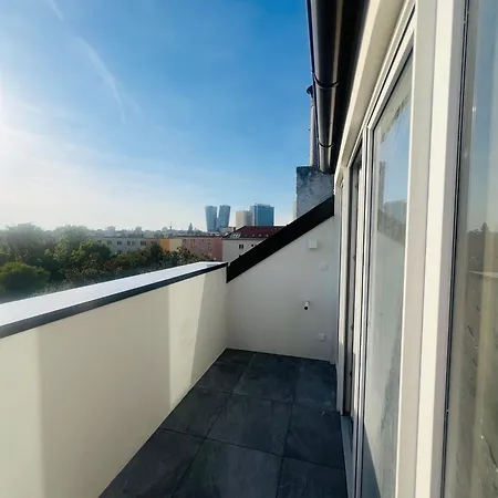New Sunny Rooftop With A Terrace 10-15 Minutes Drive From Centre Apartmán