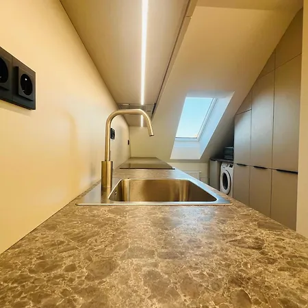 New Sunny Rooftop With A Terrace 10-15 Minutes Drive From Centre