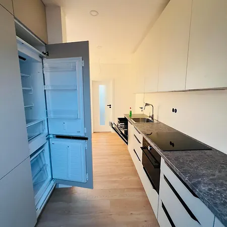 Apartment New Sunny Rooftop With A Terrace 10-15 Minutes Drive From Centre